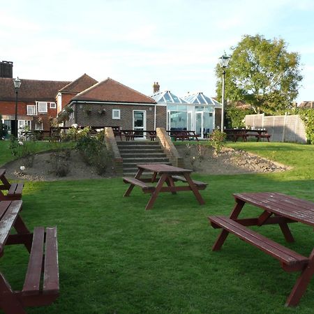 The Bear Inn And Burwash Motel Exterior foto