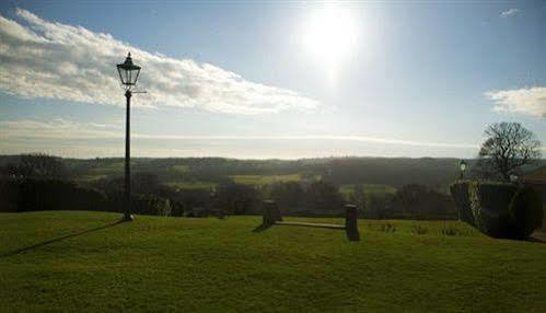 The Bear Inn And Burwash Motel Exterior foto